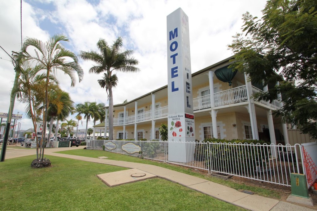 Colonial Rose Motel