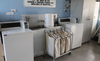 Colonial Rose Motel – Guest Laundry